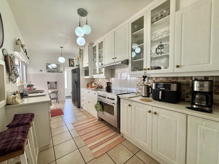 5 Bedroom Property for Sale in Flamingo Vlei Western Cape